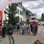 Die Velofahrer beginnen